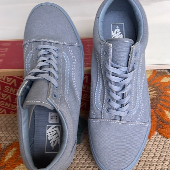 Vans Men’s Old Skool
Pastel Mono Dusty Blue
VN000CT8DSB
Sneakers - Picture 13 of 16
